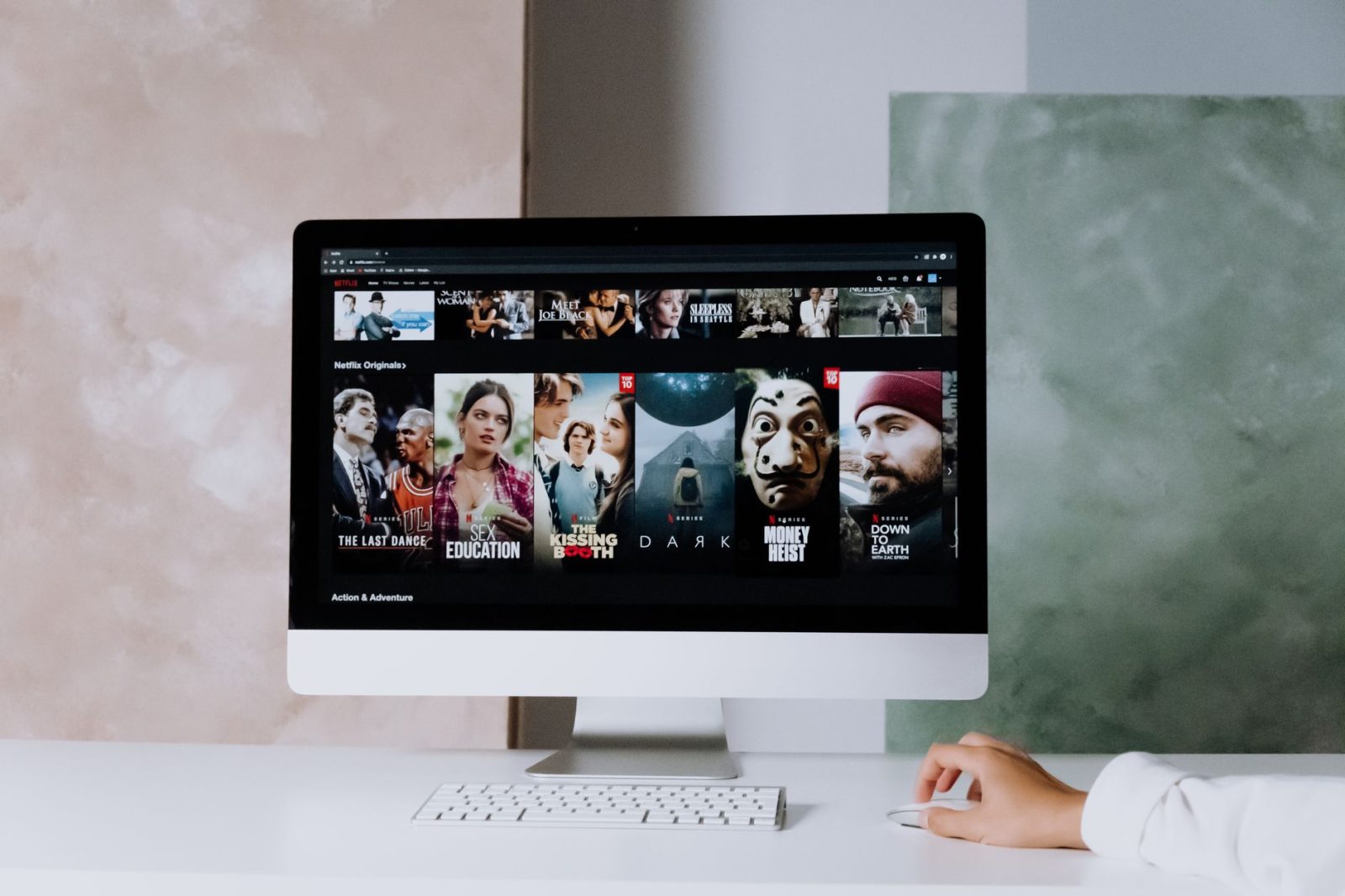 Watch Roku Channel in Benin on a TV screen